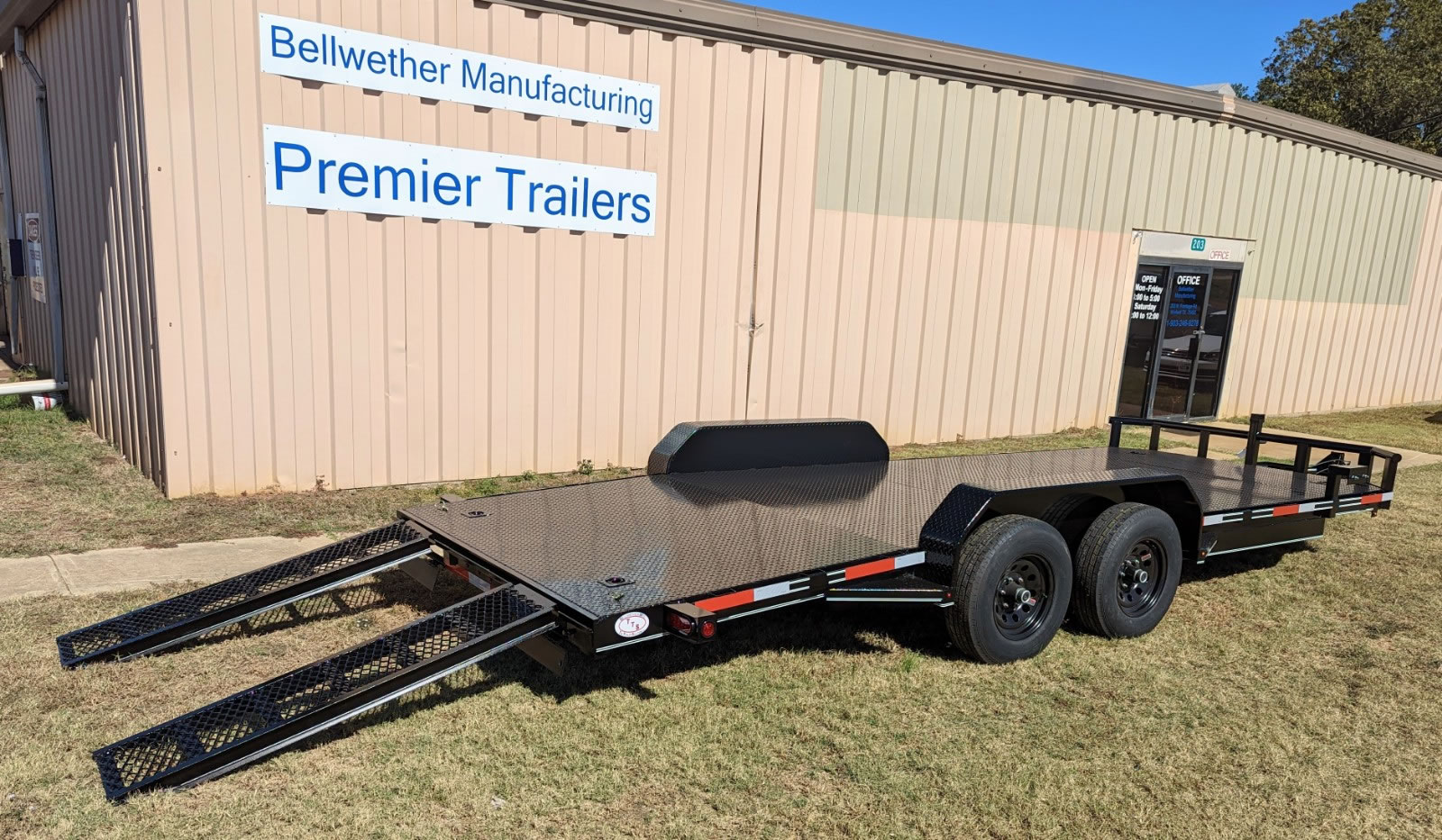Professional tandem car hauler trailer diamond plated flooring with dual ramps
